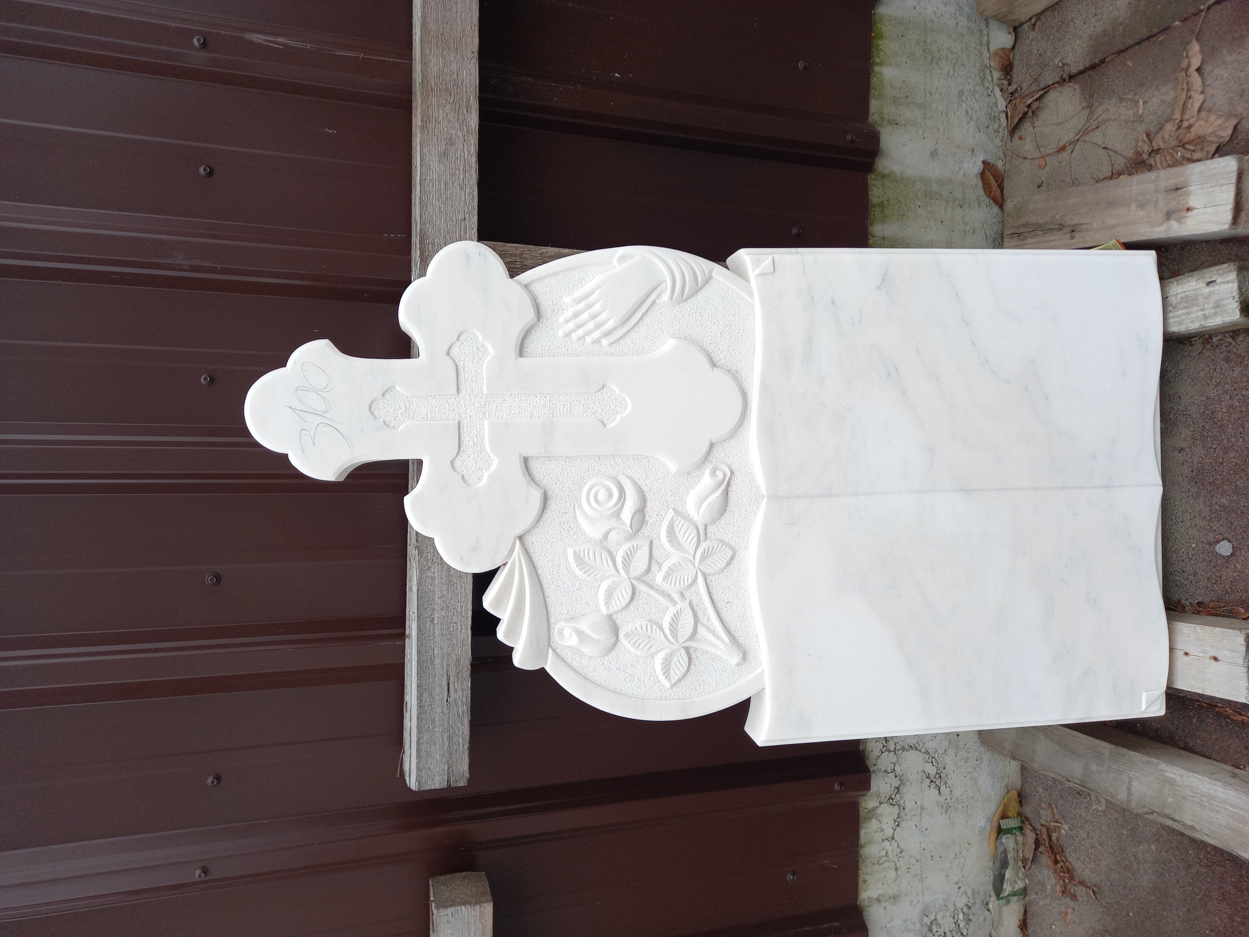 cruci marmura mozaic accesorii monumente funerare