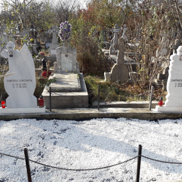 cruci marmura mozaic accesorii monumente funerare
