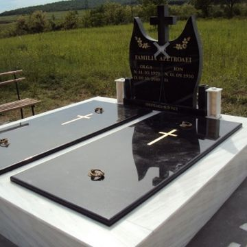 cruci marmura mozaic accesorii monumente funerare